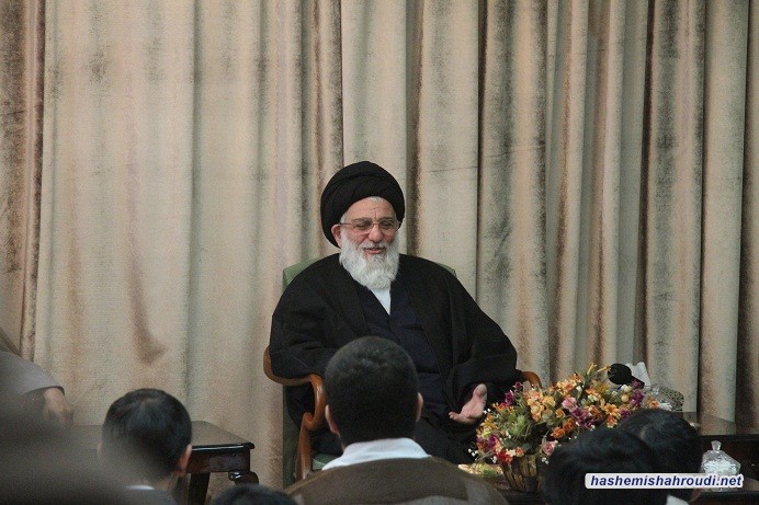 Ceremony of putting turban (Ammama) by Grand Ayatollah HashemiShahroudi